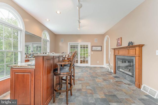 1052 CEDAR MILL LN, West Chester, PA 19382