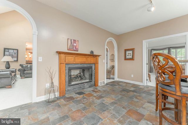 1052 CEDAR MILL LN, West Chester, PA 19382