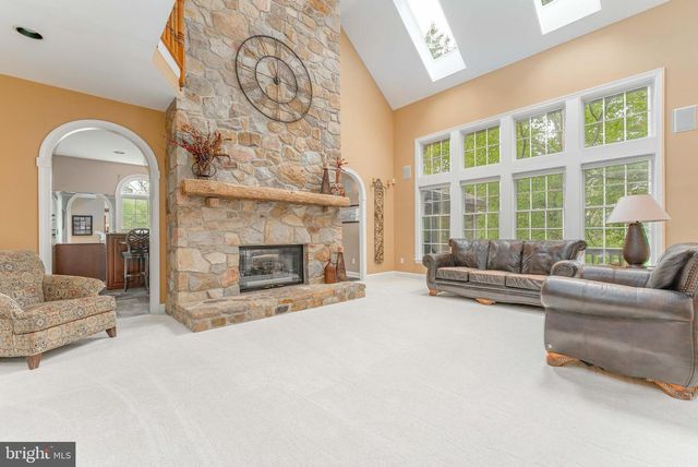 1052 CEDAR MILL LN, West Chester, PA 19382