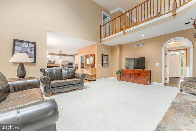 1052 CEDAR MILL LN, West Chester, PA 19382