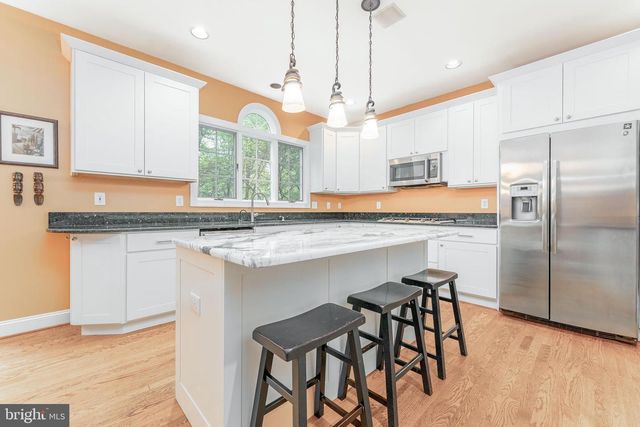 1052 CEDAR MILL LN, West Chester, PA 19382