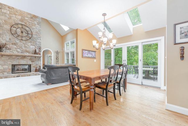 1052 CEDAR MILL LN, West Chester, PA 19382