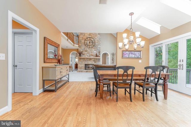 1052 CEDAR MILL LN, West Chester, PA 19382