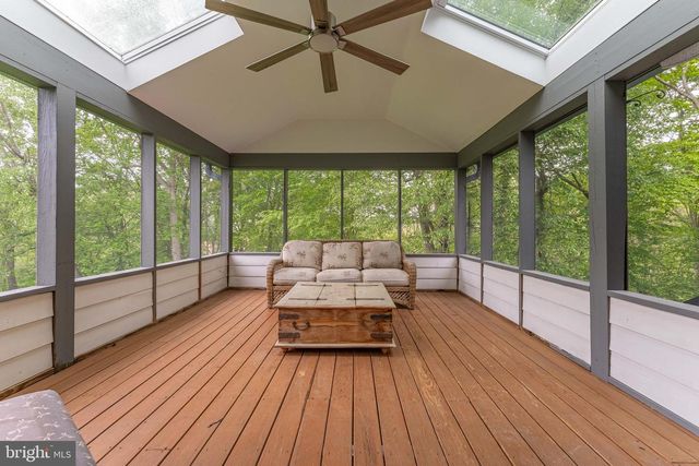 1052 CEDAR MILL LN, West Chester, PA 19382