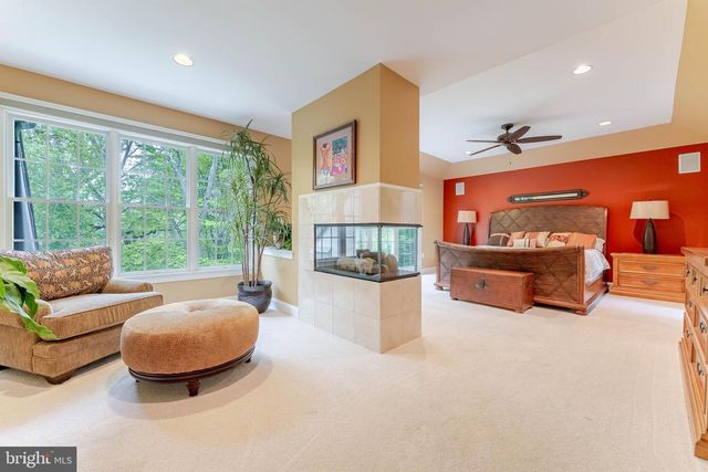 1052 CEDAR MILL LN, West Chester, PA 19382