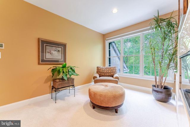 1052 CEDAR MILL LN, West Chester, PA 19382