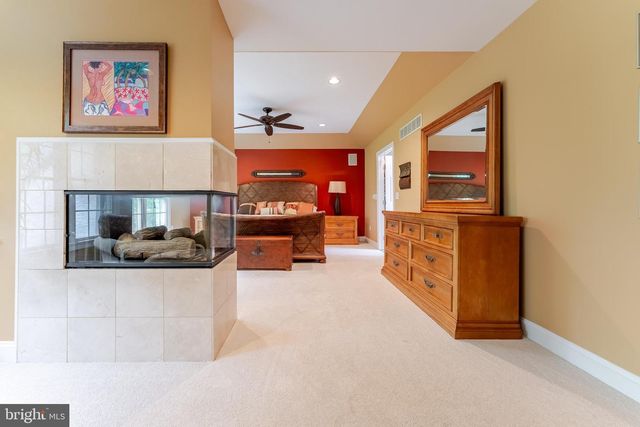 1052 CEDAR MILL LN, West Chester, PA 19382