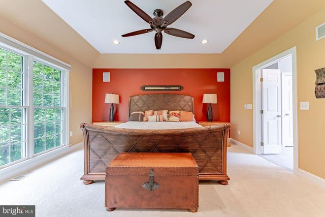 1052 CEDAR MILL LN, West Chester, PA 19382