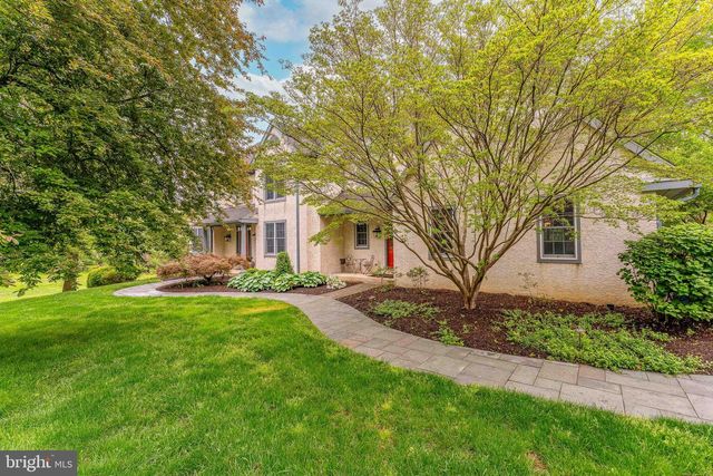 1052 CEDAR MILL LN, West Chester, PA 19382