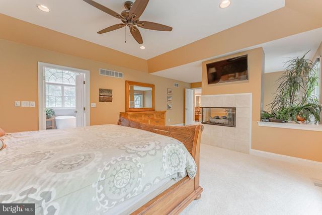 1052 CEDAR MILL LN, West Chester, PA 19382