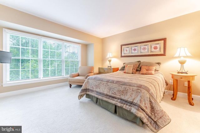 1052 CEDAR MILL LN, West Chester, PA 19382