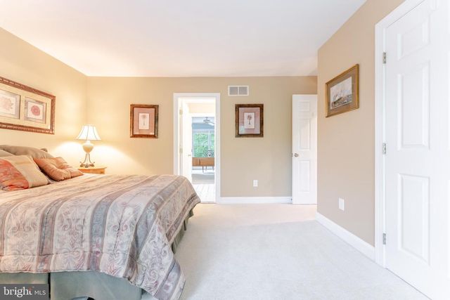 1052 CEDAR MILL LN, West Chester, PA 19382