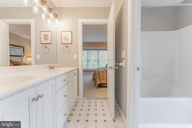 1052 CEDAR MILL LN, West Chester, PA 19382