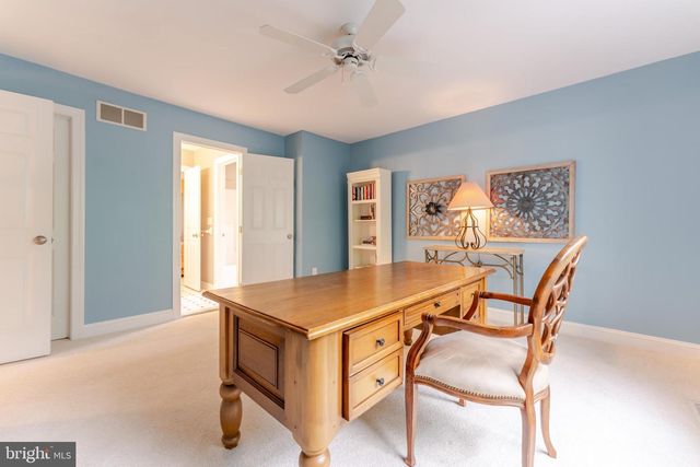 1052 CEDAR MILL LN, West Chester, PA 19382