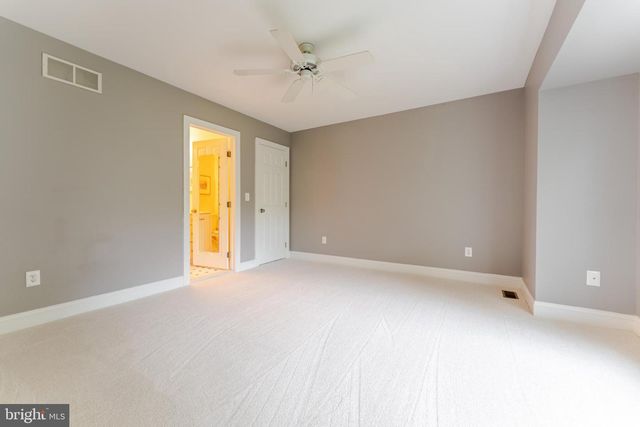 1052 CEDAR MILL LN, West Chester, PA 19382