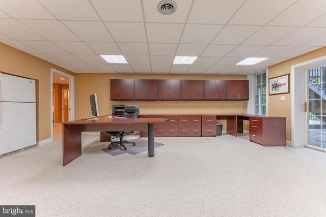 1052 CEDAR MILL LN, West Chester, PA 19382