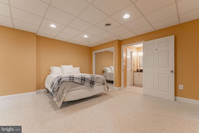 1052 CEDAR MILL LN, West Chester, PA 19382