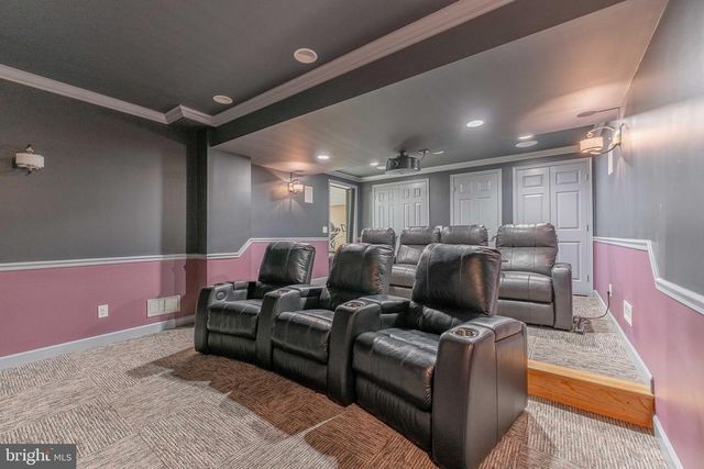 1052 CEDAR MILL LN, West Chester, PA 19382