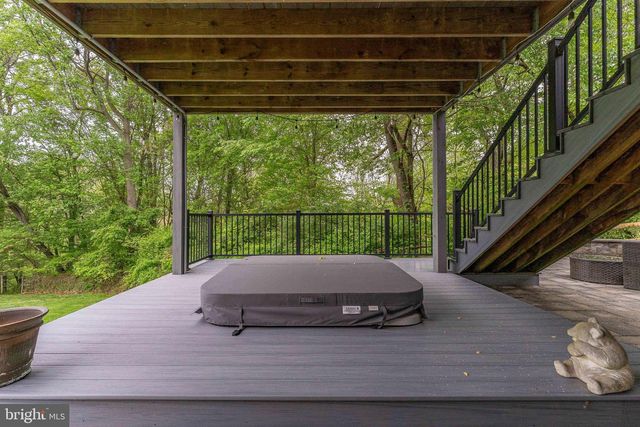 1052 CEDAR MILL LN, West Chester, PA 19382