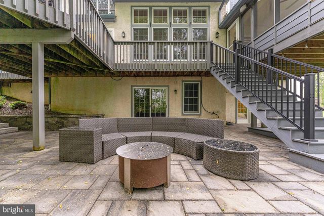 1052 CEDAR MILL LN, West Chester, PA 19382