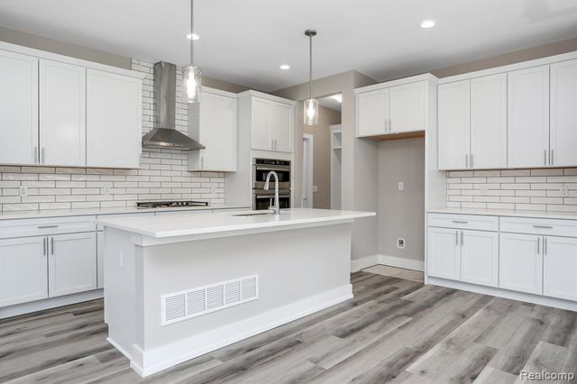 2344 Provencal Drive, Commerce Twp, MI 48382