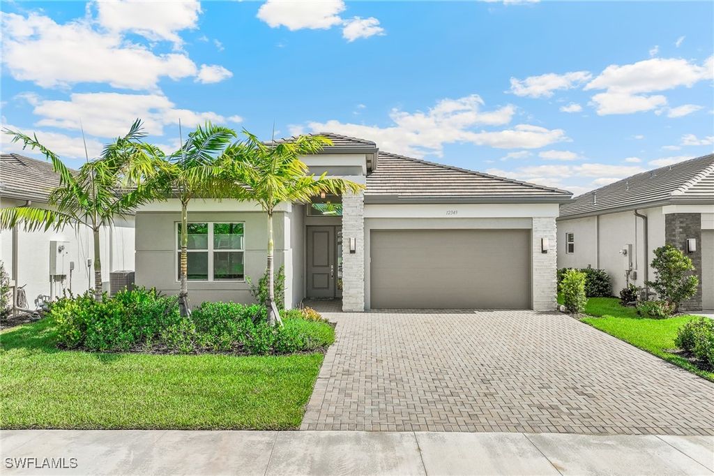12349 Dahlia CT, Naples, FL 34120