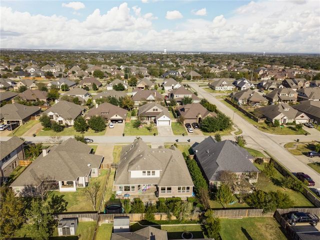 4318 Hadleigh Lane, College Station, TX 77845