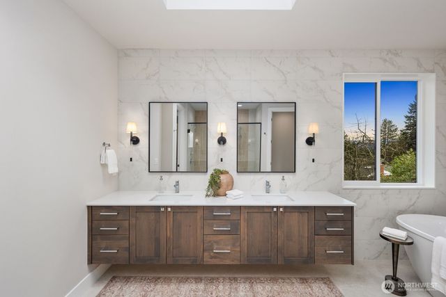 1246 169th PL NE, Bellevue, WA 98008