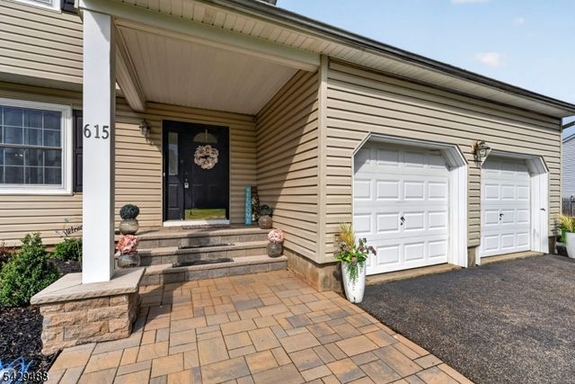 615 Van Liew Ct, Hillsborough Twp., NJ 08844