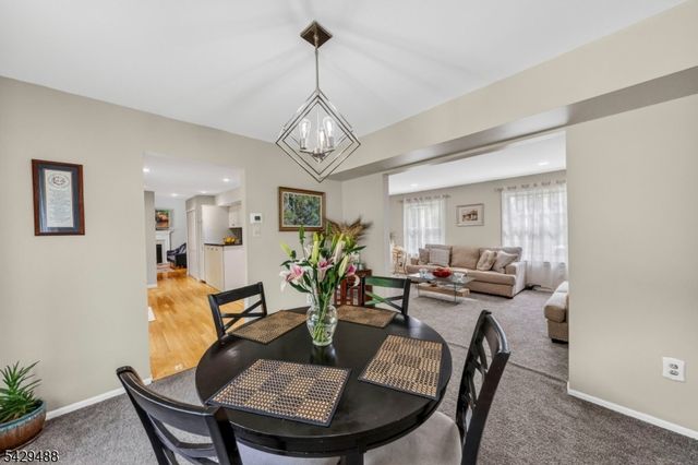 615 Van Liew Ct, Hillsborough Twp., NJ 08844
