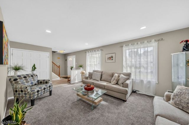 615 Van Liew Ct, Hillsborough Twp., NJ 08844