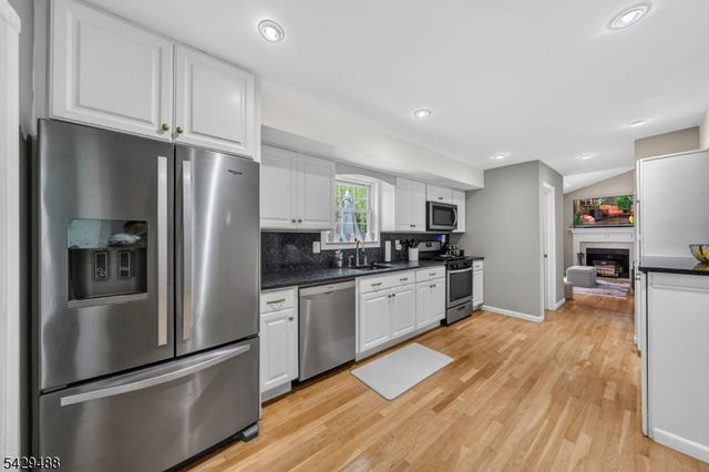 615 Van Liew Ct, Hillsborough Twp., NJ 08844