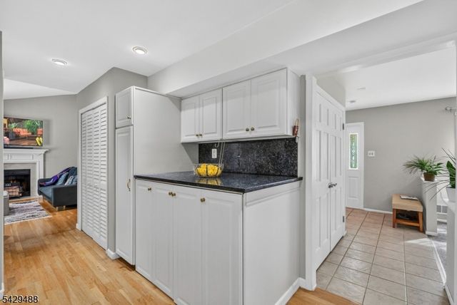 615 Van Liew Ct, Hillsborough Twp., NJ 08844