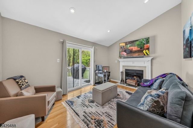 615 Van Liew Ct, Hillsborough Twp., NJ 08844