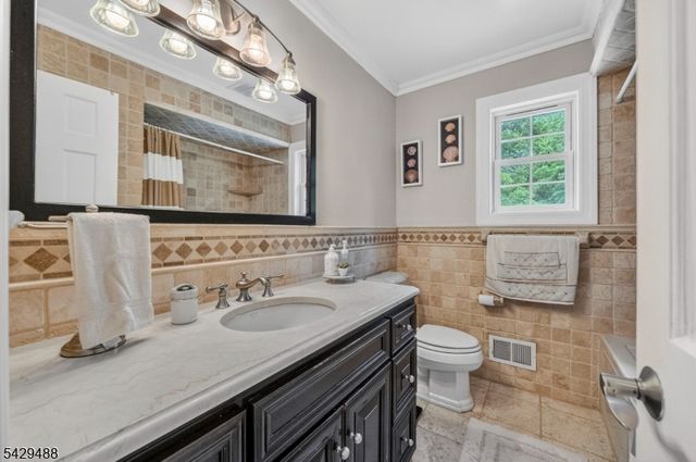 615 Van Liew Ct, Hillsborough Twp., NJ 08844