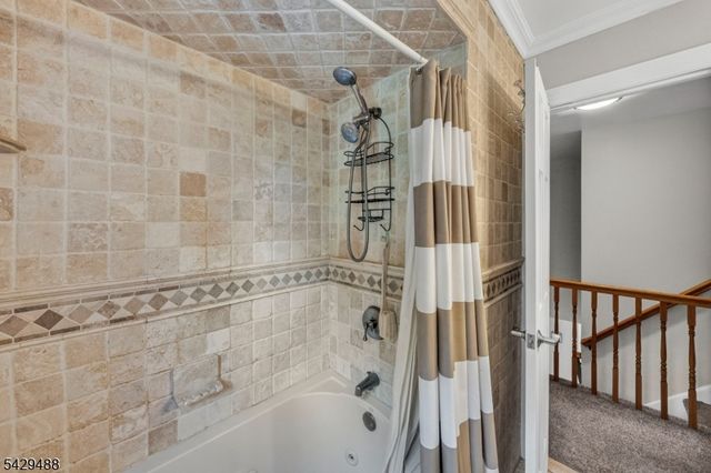 615 Van Liew Ct, Hillsborough Twp., NJ 08844