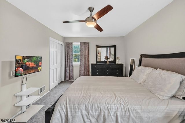 615 Van Liew Ct, Hillsborough Twp., NJ 08844