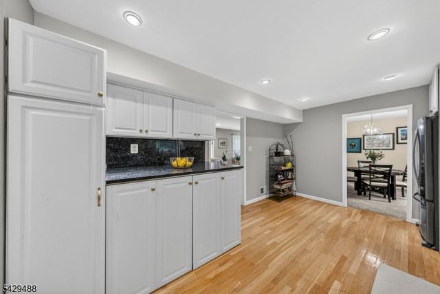 615 Van Liew Ct, Hillsborough Twp., NJ 08844