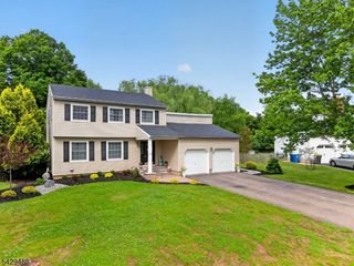 615 Van Liew Ct, Hillsborough Twp., NJ 08844