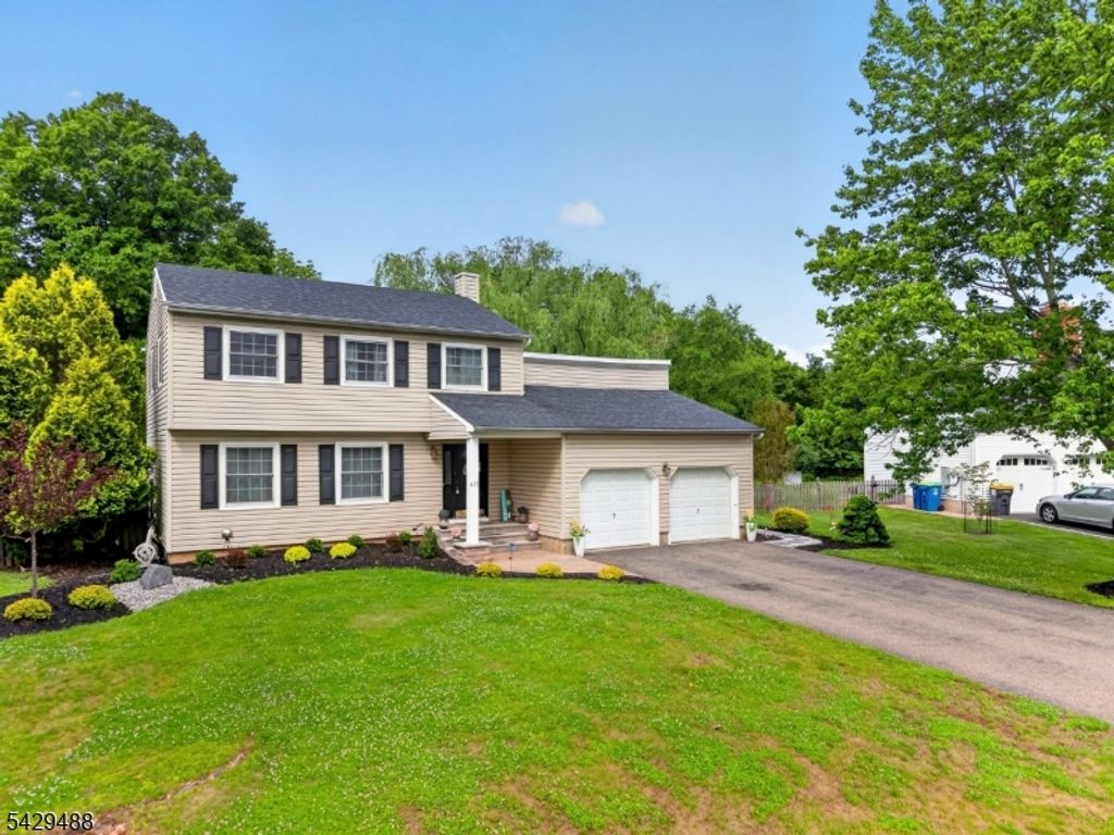 615 Van Liew Ct, Hillsborough Twp., NJ 08844