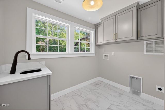 313 Crown Oaks Drive, Raleigh, NC 27615