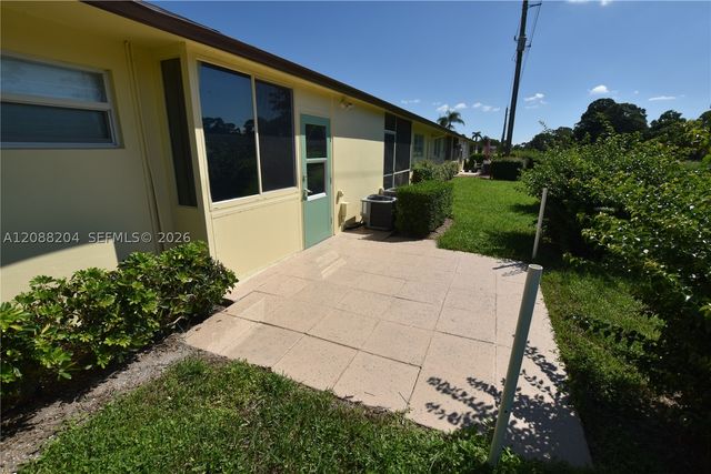 2941 Crosley Dr W H, West Palm Beach, FL 33415