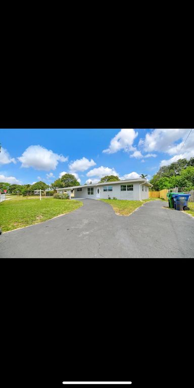1112 NW 43rd Terrace, Lauderhill, FL 33313