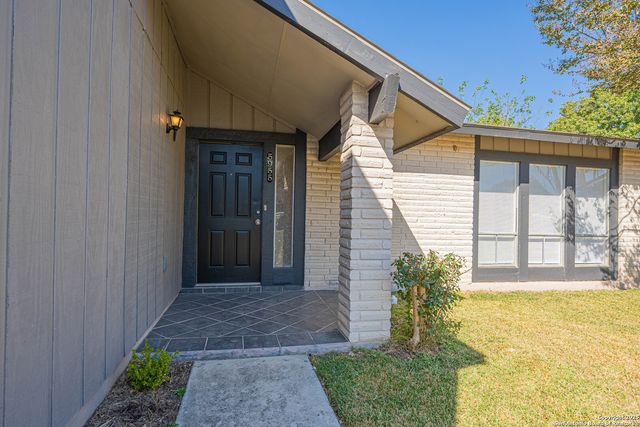 5955 Oak Run, San Antonio, TX 78247