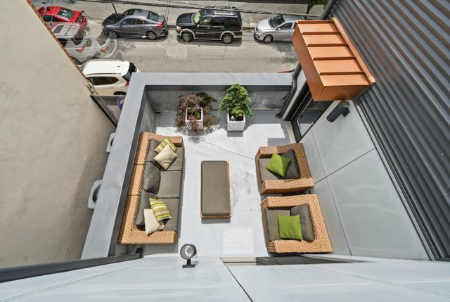 237 W THOMPSON ST, Philadelphia, PA 19122