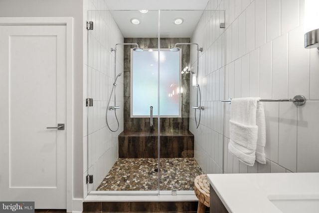 237 W THOMPSON ST, Philadelphia, PA 19122