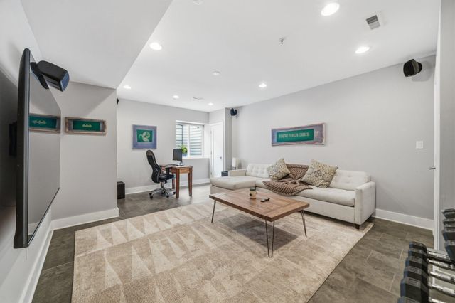 237 W THOMPSON ST, Philadelphia, PA 19122