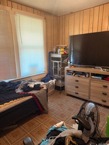 2123 PEREZ ST, San Antonio, TX 78207