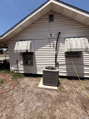 2123 PEREZ ST, San Antonio, TX 78207