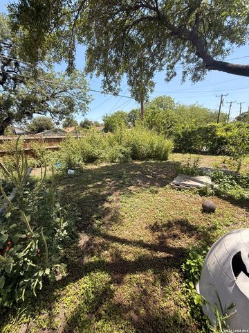 2123 PEREZ ST, San Antonio, TX 78207